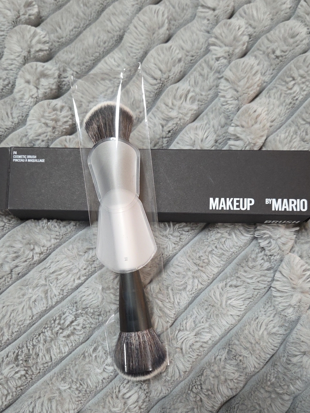Makeup By Mario F4 Dual-Ended Powder & Buff Brush - Black and Silver